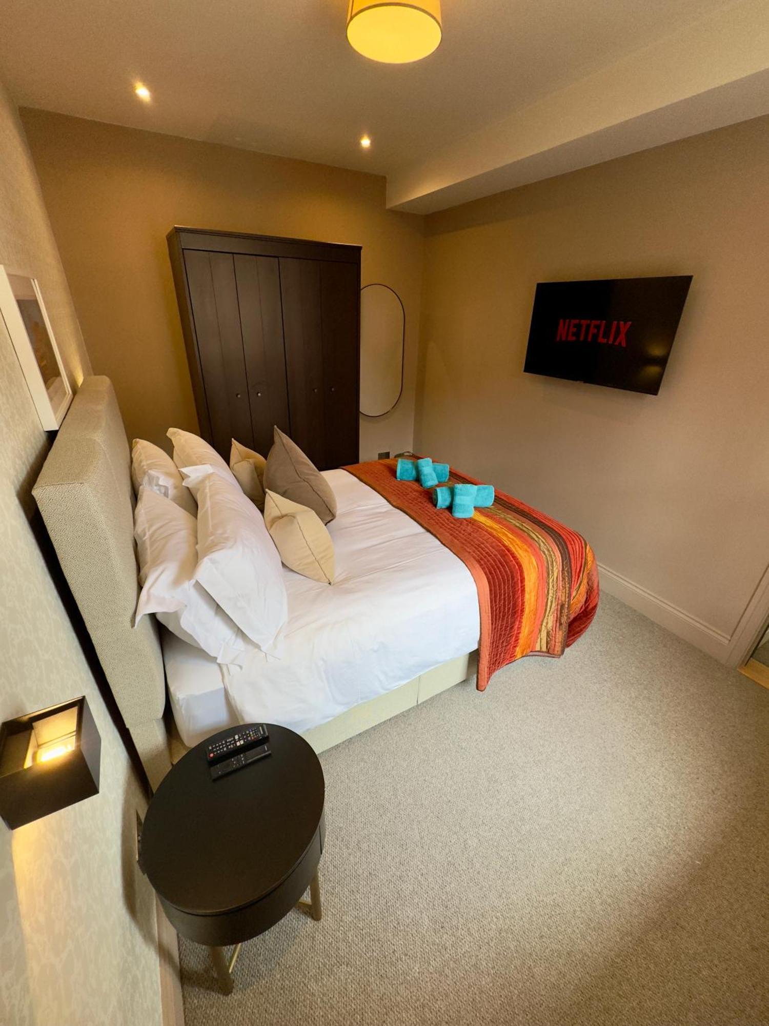 Romeo'S Arch High End Luxury In Centre Of Stratford With Parking Apartment ภายนอก รูปภาพ