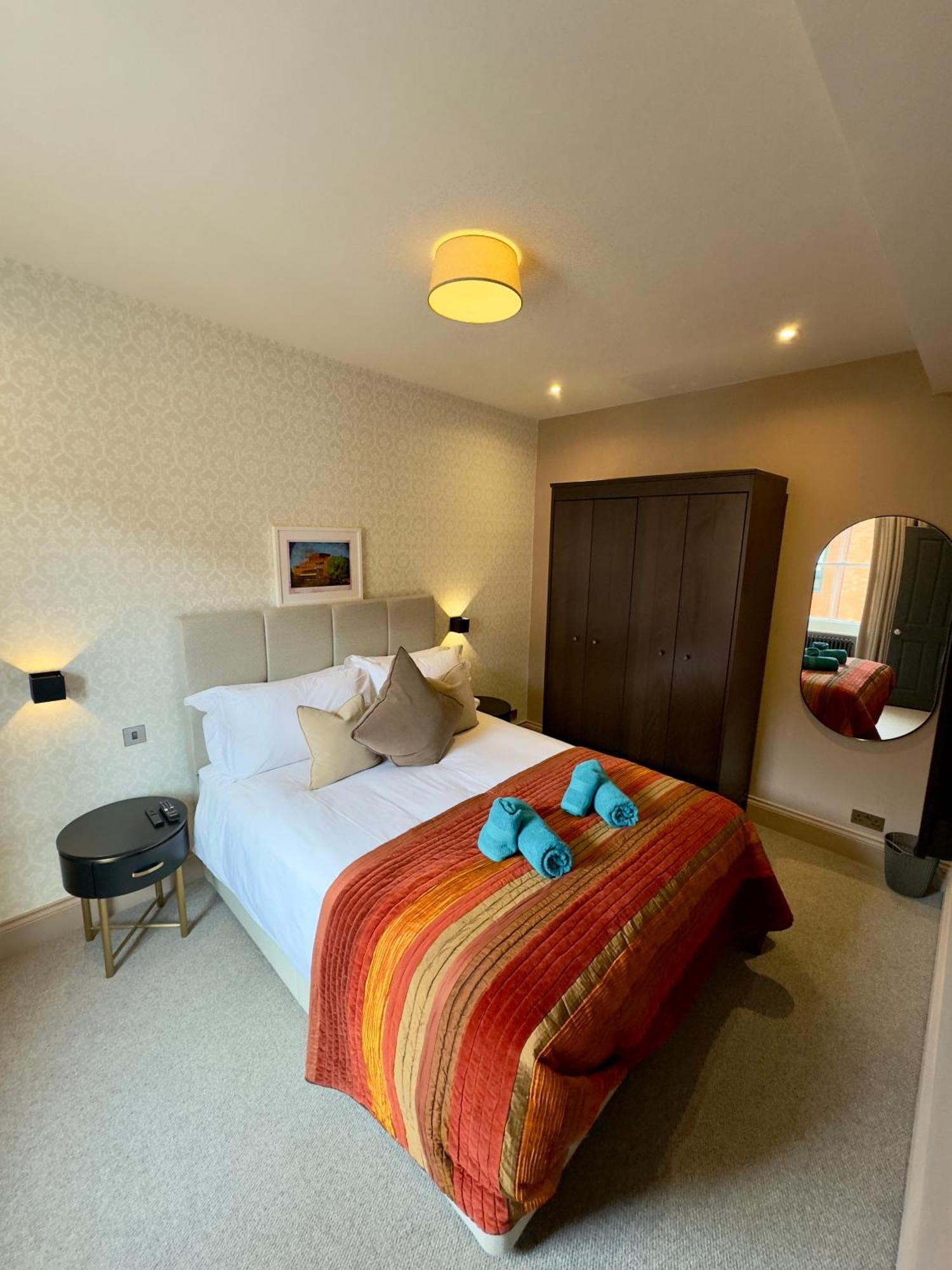 Romeo'S Arch High End Luxury In Centre Of Stratford With Parking Apartment ภายนอก รูปภาพ