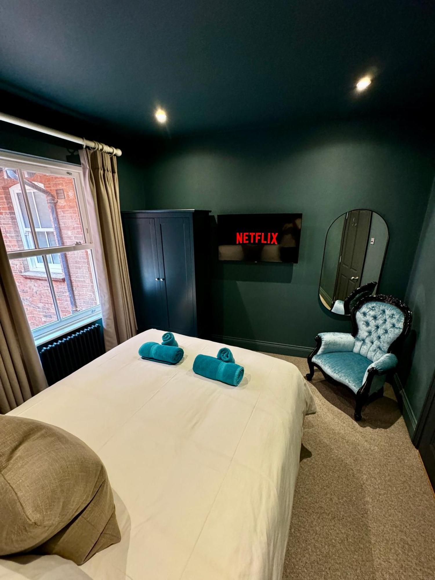 Romeo'S Arch High End Luxury In Centre Of Stratford With Parking Apartment ภายนอก รูปภาพ