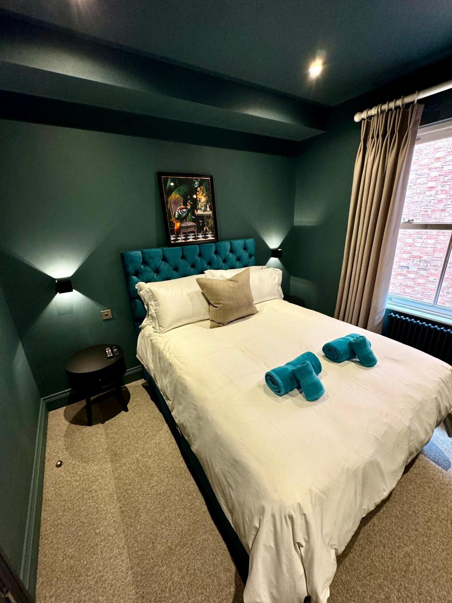 Romeo'S Arch High End Luxury In Centre Of Stratford With Parking Apartment ภายนอก รูปภาพ