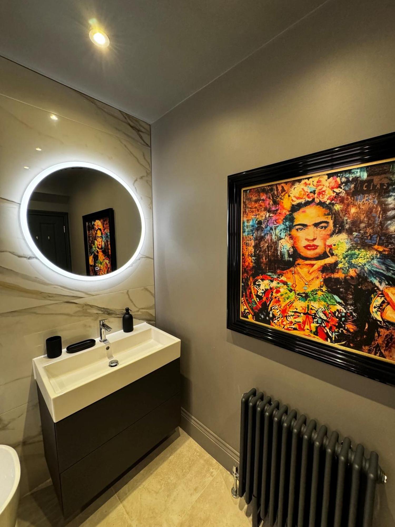 Romeo'S Arch High End Luxury In Centre Of Stratford With Parking Apartment ภายนอก รูปภาพ