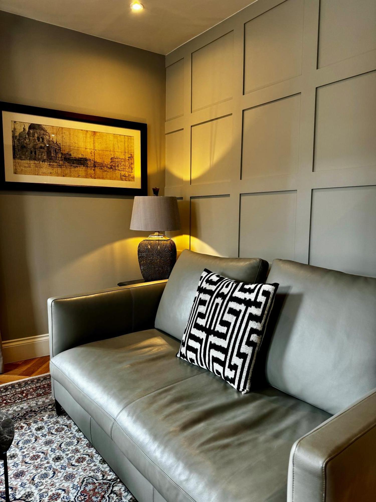 Romeo'S Arch High End Luxury In Centre Of Stratford With Parking Apartment ภายนอก รูปภาพ